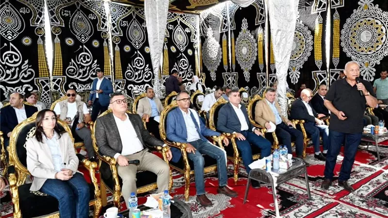 وزير الإسكان ومحافظ البحيرة يتابعان سير العمل بمنظومتي مياه الشرب والصرف الصحي