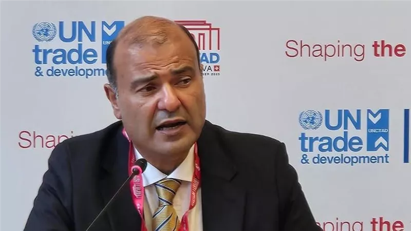 «الغرف العربية»: 30% من تجارة الحاويات تمر عبر قناة السويس وهرمز وباب المندب