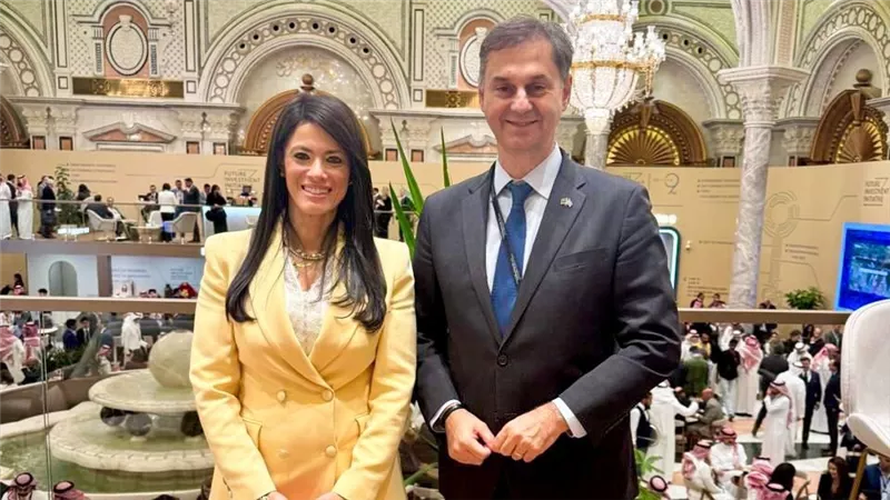 «المشاط» تبحث مع الجانب اليوناني تعزيز التعاون بمجال توطين الصناعة والتكنولوجيا