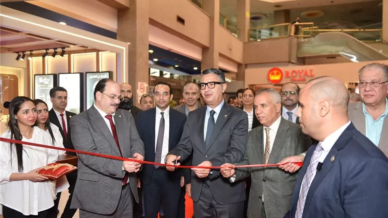 وزير التموين يفتتح معرض 