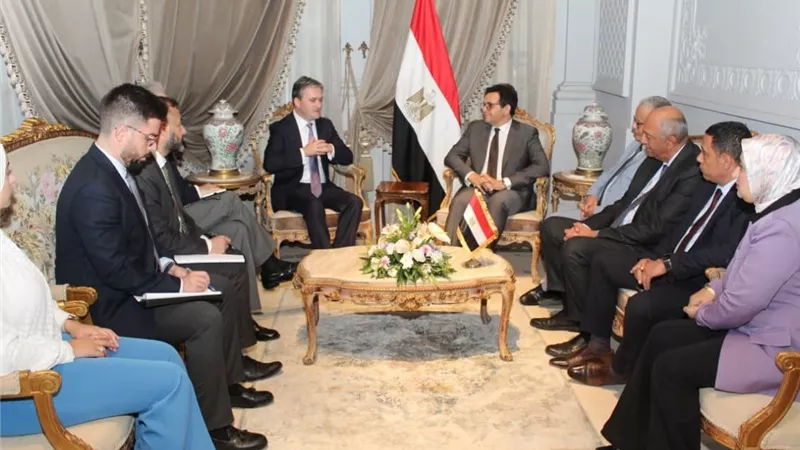 وزير الثقافة يلتقي نظيره الصربي لبحث آفاق التعاون الثقافي والإبداعي بين مصر وصربيا 