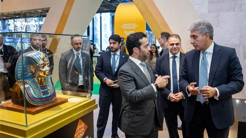 وزير السياحة يلتقي رئيس هيئة قطر للسياحة  لتعزيز أوجه التعاون المشترك