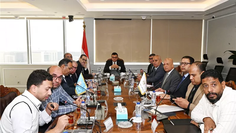 وزير الإسكان يوجه بسرعة انتهاء تنفيذ المشروعات بحدائق أكتوبر طبقاً للمواصفات الفنية