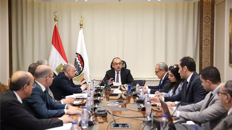 وزير قطاع الأعمال يتابع تطبيق نظام ERP لتعزيز الكفاءة التشغيلية في الشركات القابضة