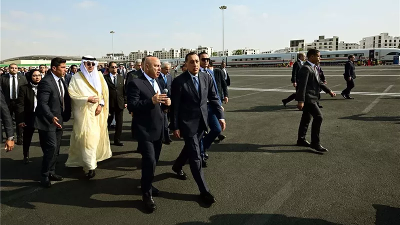 كامل الوزير: القطار الكهربائي السريع 