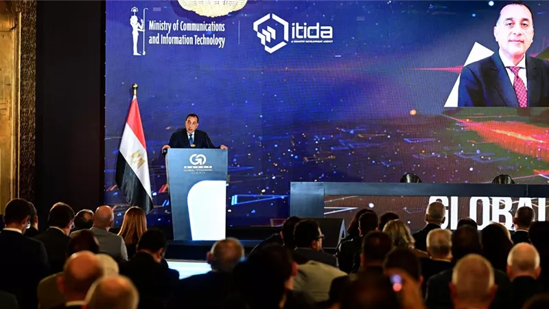 مدبولي: مصر تستثمر أكثر من نصف تريليون دولار في البنية التحتية والرقمية