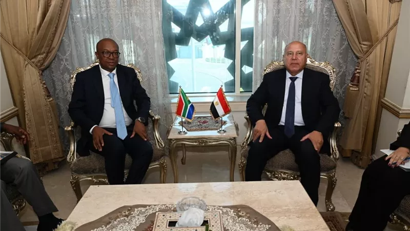 مصر وجنوب أفريقيا تتفقان على تعزيز التعاون الصناعي والنقل خلال معرض MEA Industry