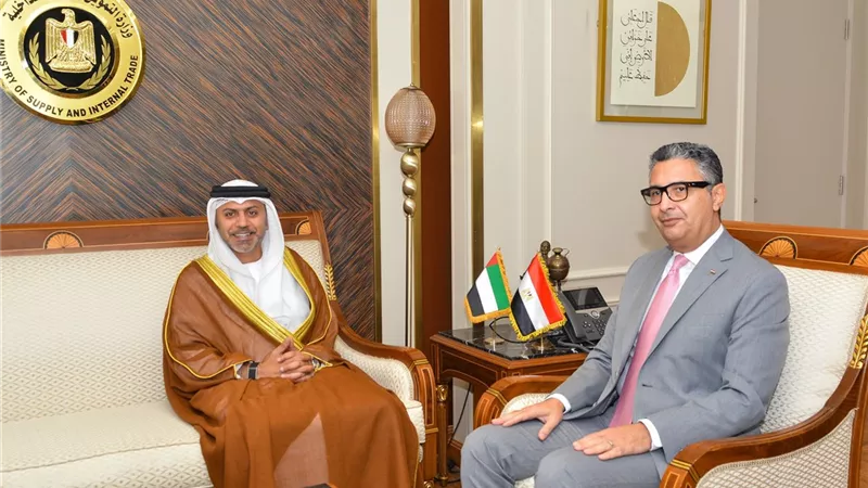 وزير التموين يبحث مع سفير الإمارات تعزيز التعاون في مجالات الأمن الغذائي والتجارة الداخلية