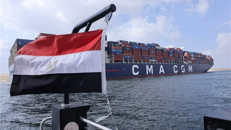 قناة السويس تستقبل عمالقة الحاويات.. و«ربيع»: CMA CGM تبحر بأمان كامل