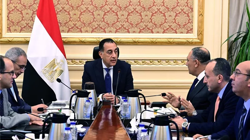 مدبولي يتابع مع رئيس المركز الوطني خطة استخدام أراضي الدولة