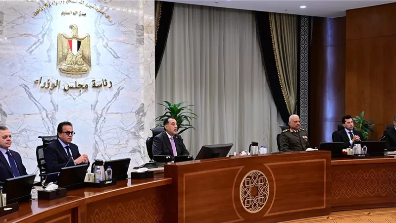 «مدبولي» يترأس الاجتماع الأسبوعي للحكومة.. إنجازات تاريخية في الطاقة والاقتصاد والتنمية