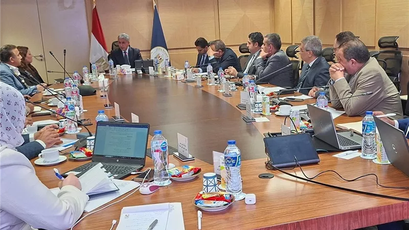 وزير السياحة يتابع استعدادات التشغيل التجريبي للتأشيرة السياحية عند الوصول