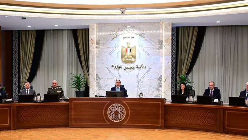مدبولي يترأس اجتماع الحكومة.. ويؤكد تعزيز التعاون الدولي والمشروعات القومية والتنمية المحلية