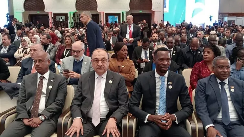 وزير قطاع الأعمال يشارك بمؤتمر أفريقي لدعم التصنيع الدوائي وتعزيز التعاون الصحي