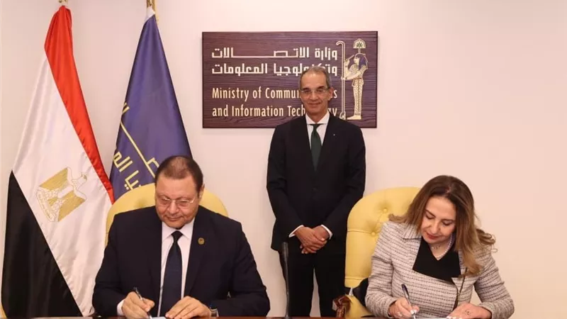 وزير الاتصالات يشهد توقيع مذكرة تعاون لدعم التطوير الرقمي والمهارات بالاعتماد الصحي
