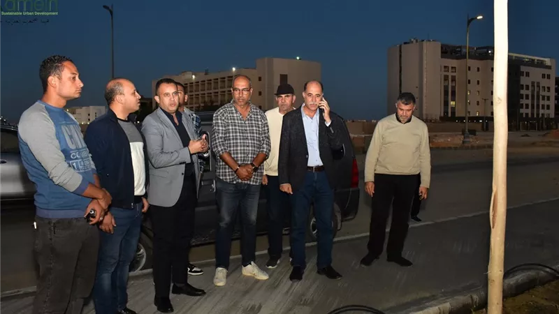 جولة ليلية موسعة لمساعد نائب رئيس الهيئة لتفقد المشروعات القومية بالعلمين الجديدة