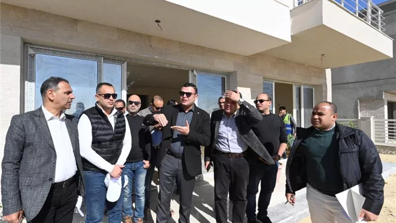 وزير الإسكان يتفقد مشروع M8 by the lake بالعلمين الجديدة