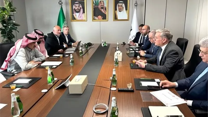 وزير البترول يبحث فرص الشركات المصرية في مشروع نيوم بالسعودية