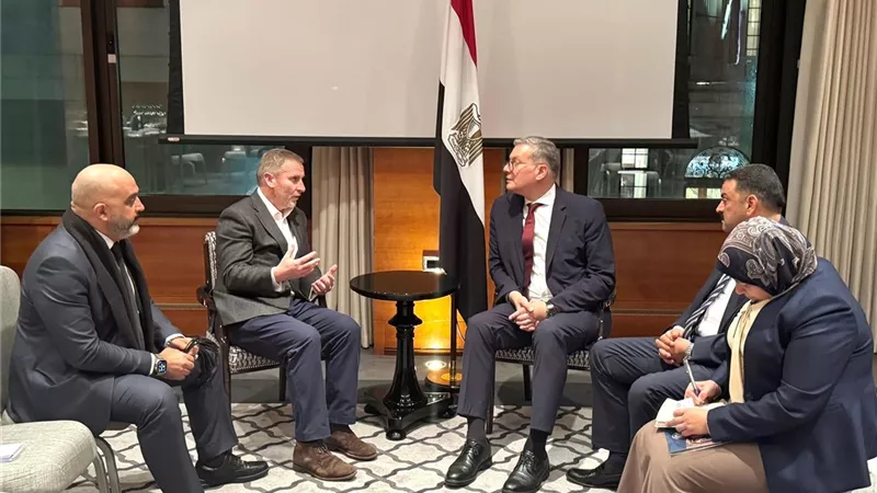 الذهب والليثيوم.. «البترول» تواجه التحديات وتغري المستثمرين العالميين بفرص ضخمة