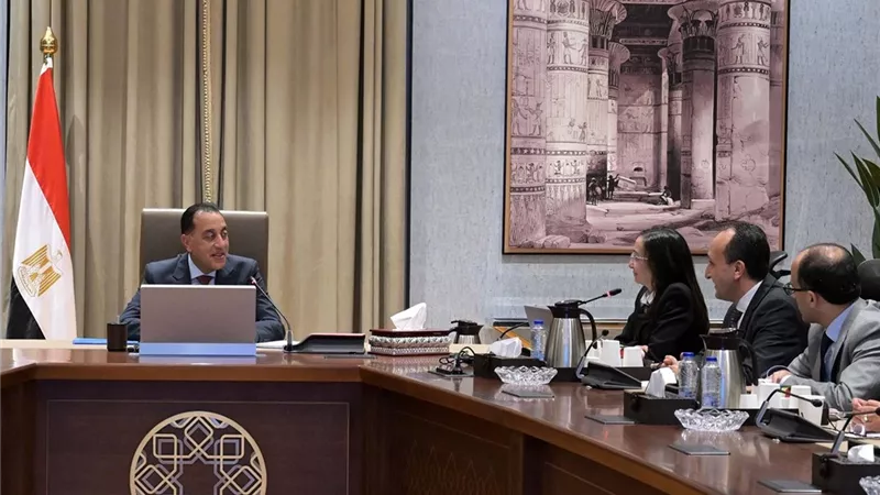 رئيس الوزراء مع محافظة البحيرة يتابع أهم المشروعات التنموية والخدمية 