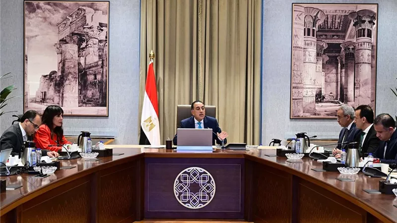 رئيس الوزراء: تخفيض الدين أولوية وسعر الفائدة مرتبط بانخفاض التضخم