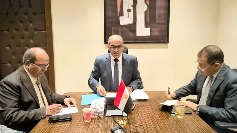 نائب وزير الإسكان يتابع الاحتياجات من الطلمبات لشركات مياه الشرب والصرف الصحي