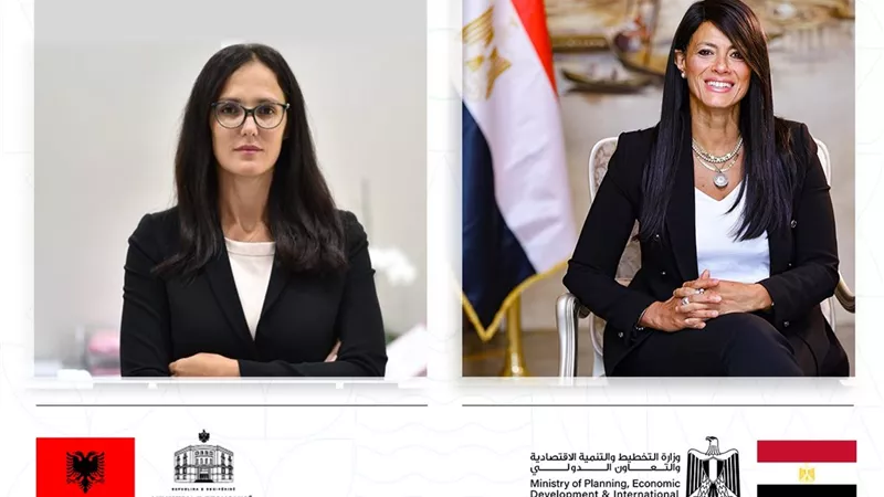 وزيرة التخطيط تصل تيرانا لرئاسة أول لجنة مشتركة مصرية-ألبانية منذ 1993