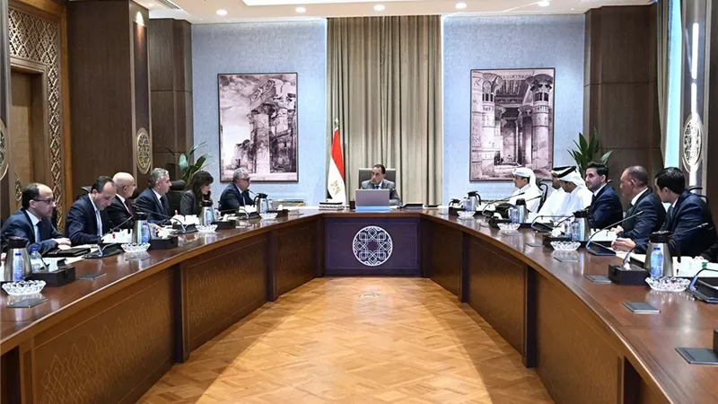 تفاصيل اجتماع رئيس الوزراء مع «المانع» القطرية حول مشروع وقود الطائرات المستدام