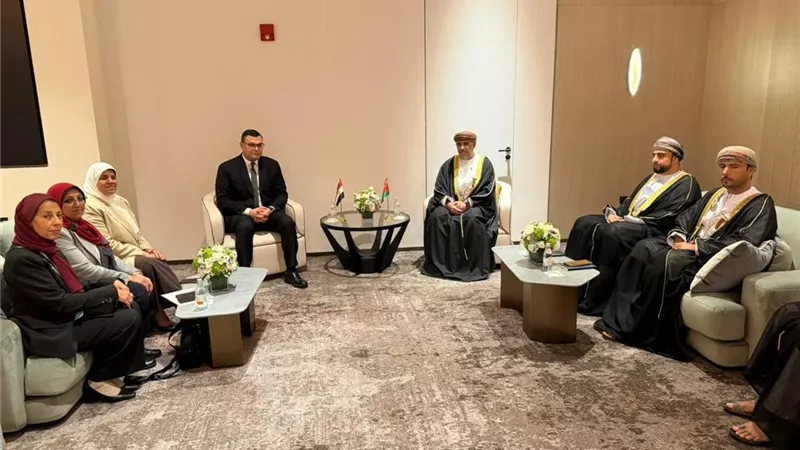 وزير الإسكان يبحث مع نظيره العماني التعاون المشترك في إنشاء المدن الجديدة