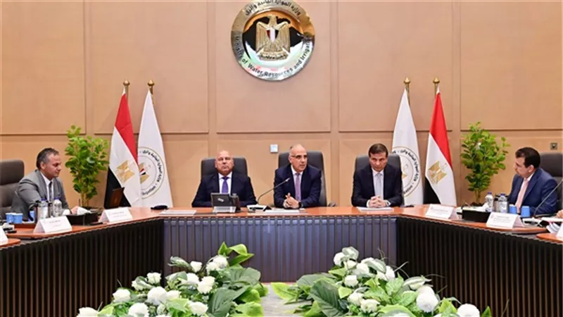 وزراء النقل والزراعة والري يناقشون تعزيز التكامل المائي والزراعي وحماية البنية التحتية