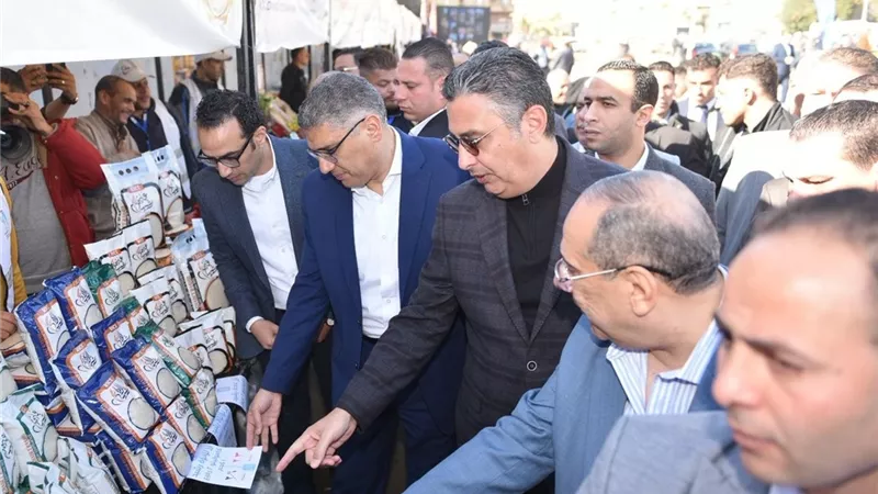 وزير التموين يفتتح سوق اليوم الواحد بمنطقة حدائق الأهرام.. ويتفقد 19 سوقاً