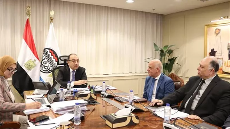 «مصر للسياحة» على طاولة التطوير الشامل.. وزير قطاع الأعمال يطلق خطة استعادة الريادة والتنافس عالميًا