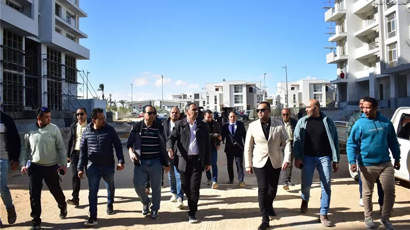 نائب رئيس الهيئة يتفقد الكمبوندات والحي اللاتيني ويدعو لتكثيف العمل 24 ساعة