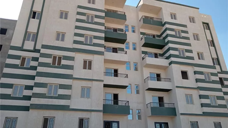 وزير الإسكان يتابع مشروعات 