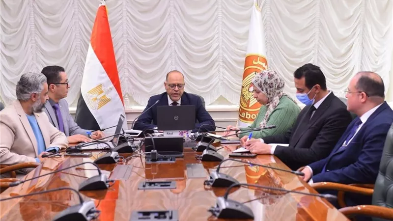 وزارة العمل تحرك وحدات التشغيل لتدريب عشرات الآلاف داخل المنشآت