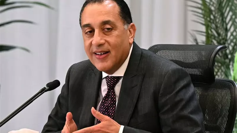 مدبولي يتفقد مشروعات 