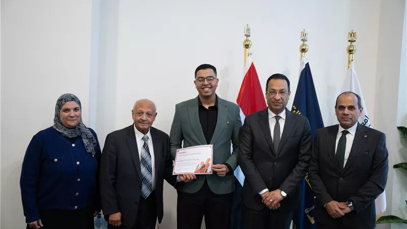 تخريج أول دفعة من البرنامج التدريبي لبناء قدرات طلاب وخريجى جامعة مصر للمعلوماتية 