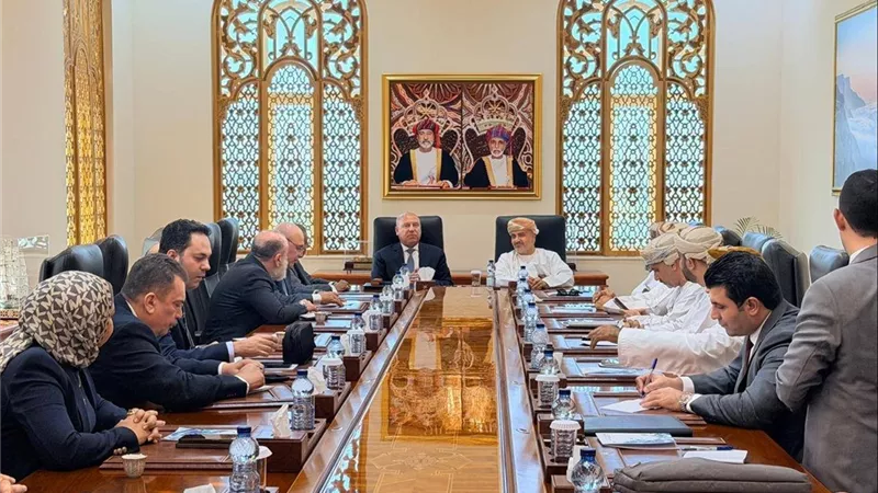 مصر وعمان تبحثان خط ملاحي ومنطقة لوجستية لتسهيل التجارة بين البلدين