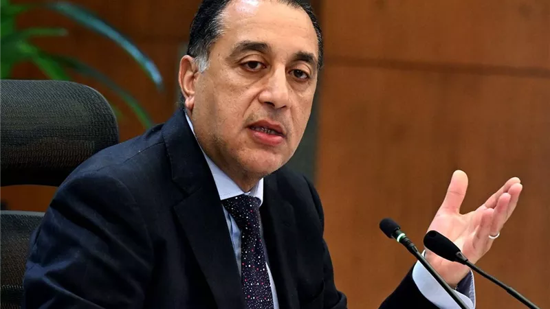 «مدبولي» يترأس اجتماع العدالة الاجتماعية.. بدء تنفيذ« الكارت الموحد» من بورسعيد بمتوسط 41,500 أسرة