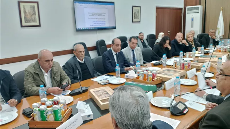 «لجنة الضرائب والجمارك» باتحاد الصناعات تناقش مشكلات الصناع بحضور قيادات حكومية