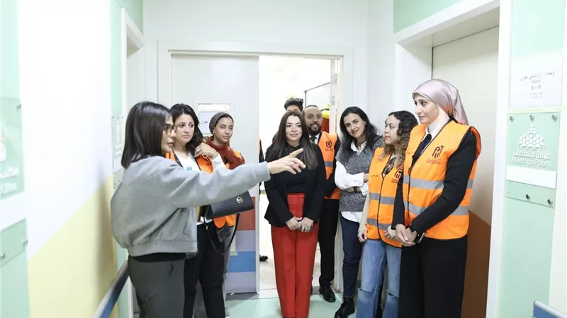 البنك الأهلي المصري يشارك مرضى المستشفيات احتفالات العام الجديد