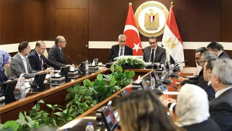 مصر وتركيا تبحثان تعزيز التعاون الصحي وتوطين الصناعات الدوائية