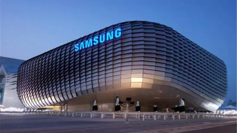 سامسونج تتوقع تصدر هاتف Galaxy S26 Ultra مبيعات السلسلة الجديدة