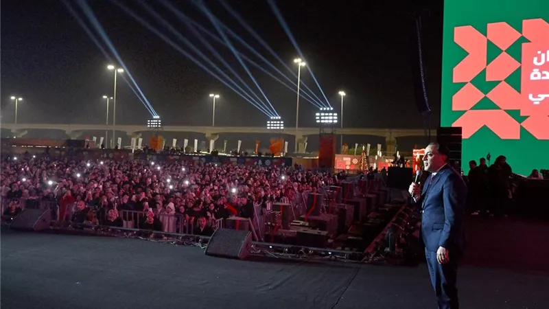 مدبولي يشارك احتفالات العام الجديد ويشيد بمساهمة المصريين في العاصمة الجديدة