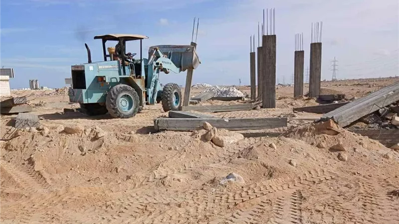 تنفيذ حملات سحب قطع أراضٍ وإزالة مخالفات بناء بالساحل الشمالي وعدة مدن