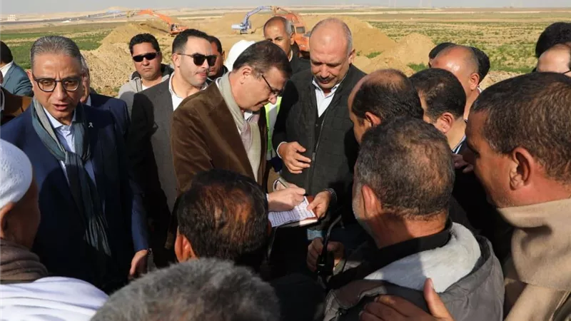 لإنهاء أزمة الري.. وزير الزراعة ومحافظ الفيوم يتفقدان زمام 16 ألف فدان