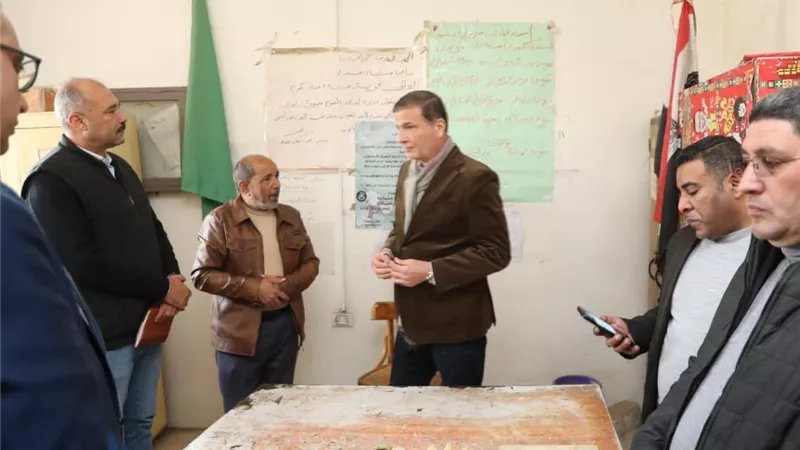 وزير الزراعة يتدخل ميدانيًا لضمان استلام المزارعين كامل حصصهم من الأسمدة