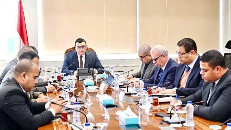 وزير الإسكان يتابع أعمال المنطقة المخصصة كبديل لمنطقتي سملا وعلم الروم وموقف التعويضات
