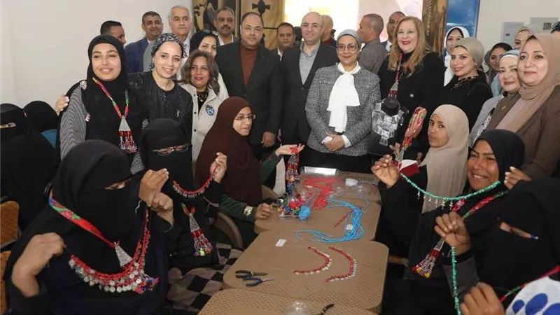 رئيس هيئة التنمية بالصعيد ومحافظ بني سويف يفتتحان مركز ميدوم لتنمية المهارات