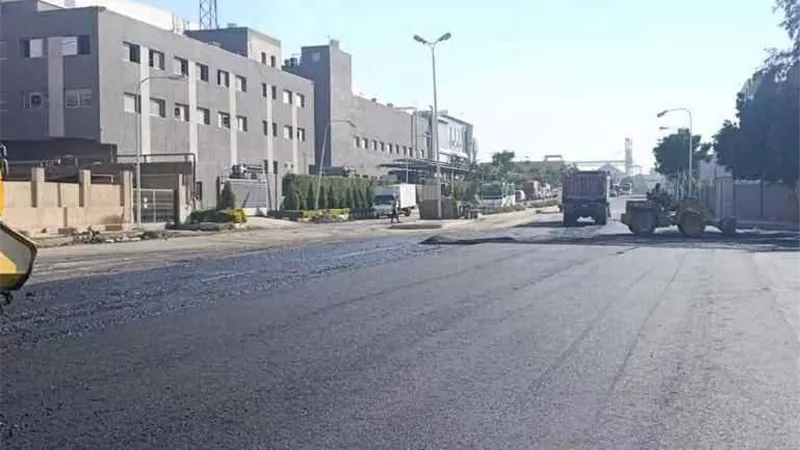 استكمال تنفيذ الطرق بمدن الفيوم الجديدة والعبور وحدائق العاشر من رمضان